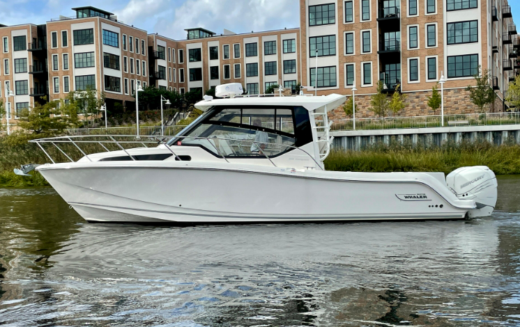 2021 Boston Whaler 325 Conquest | Seakeeper Sea Trial